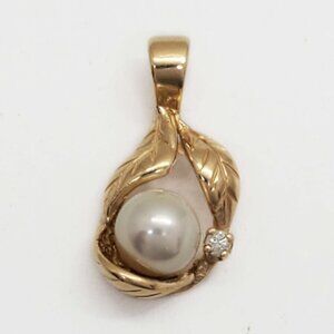 Sultan Na Hoku 6mm Akoya Pearl Leaves Motif Charm Pendant 14k Gold